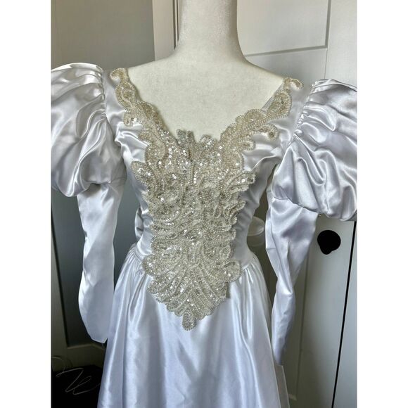 VINTAGE WEDDING DRESS Preference Satin Beaded Puff-Sleeves Bustle-bow Train Sz 1 - Picture 3 of 13